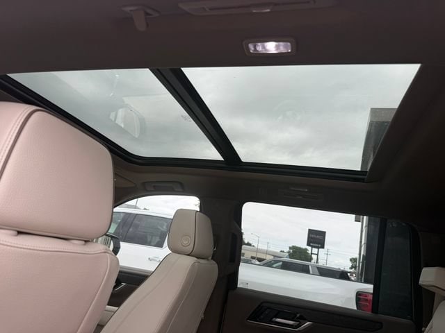 2026 GMC Yukon XL Denali - Photo 8