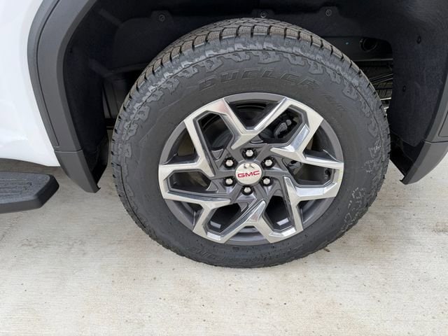 2026 GMC Sierra 1500 SLT - Photo 5