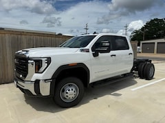 2026 GMC Sierra 3500 HD Chassis Cab Pro Truck