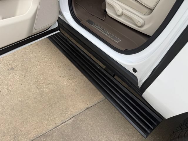 2026 GMC Yukon XL Denali - Photo 22