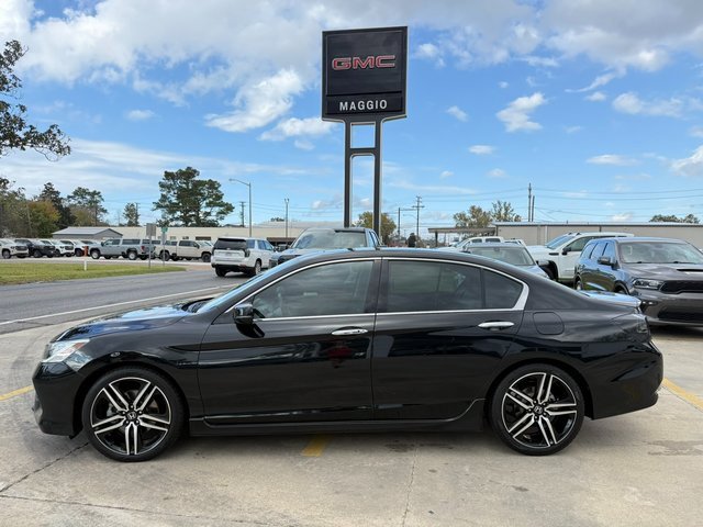 2017 Honda Accord Touring photo 4