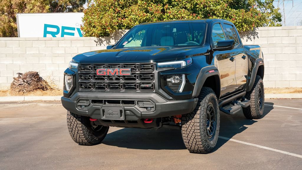 2024 Gmc Canyon AT4X photo 2