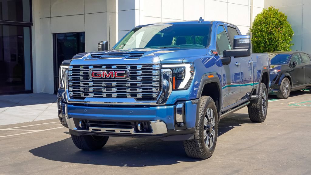 2025 Gmc Sierra 2500 HD Denali photo 2