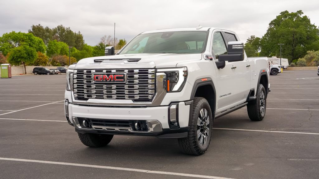 2025 Gmc Sierra 2500 HD Denali photo 2