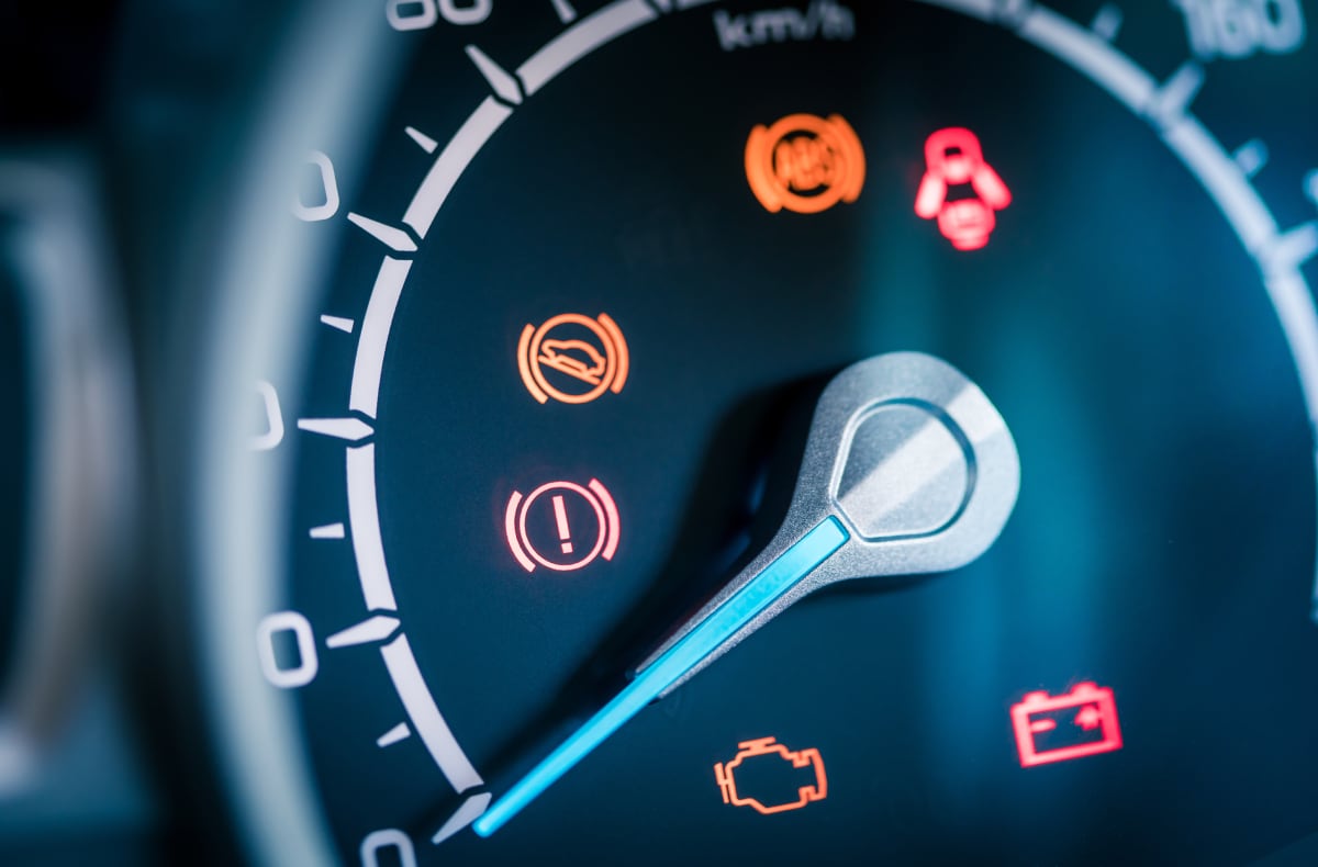 car%20dashboard%20warning%20lights.jpg