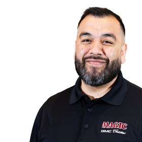 Staff member Martin Hernandez from ID_6841454206c1