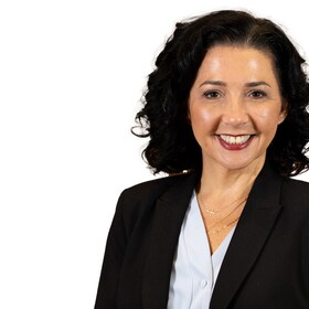 Staff member Lisa Aranda from ID_12ab281ef73d