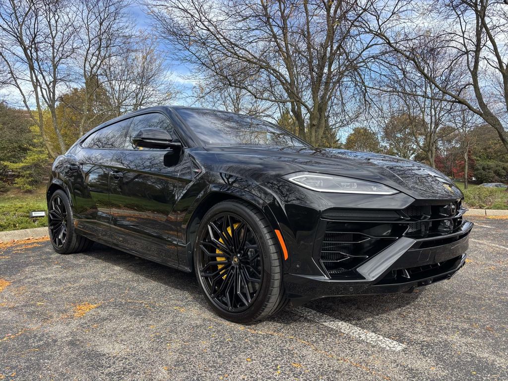 2025 Lamborghini Urus SE