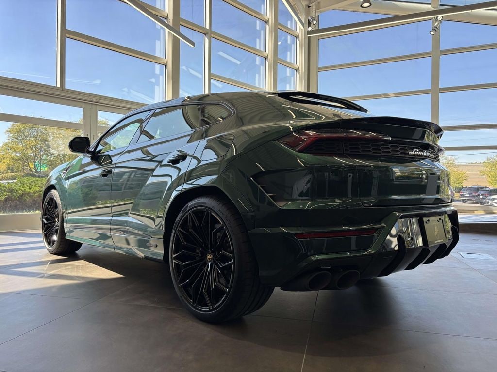 New 2025 Lamborghini Urus SE Sport Utility