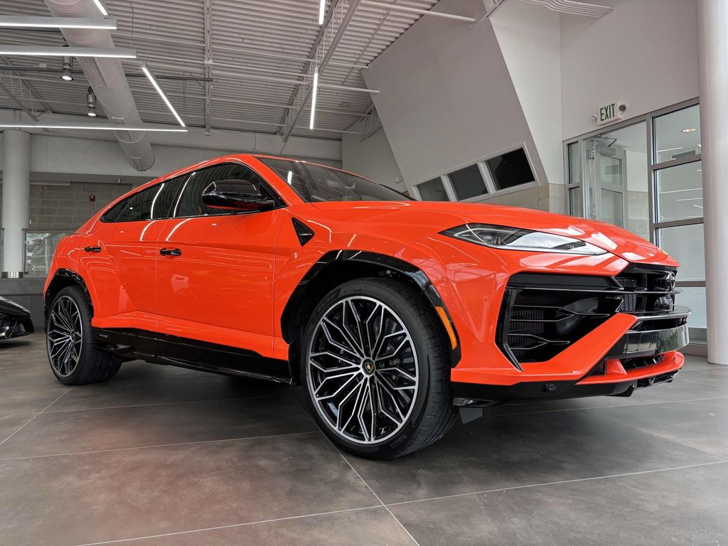 2025 Lamborghini Urus SE