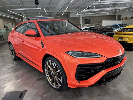 2025 Lamborghini Urus SE Sport Utility