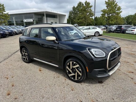 2025 MINI Signature Plus Countryman Sport Utility Vehicle