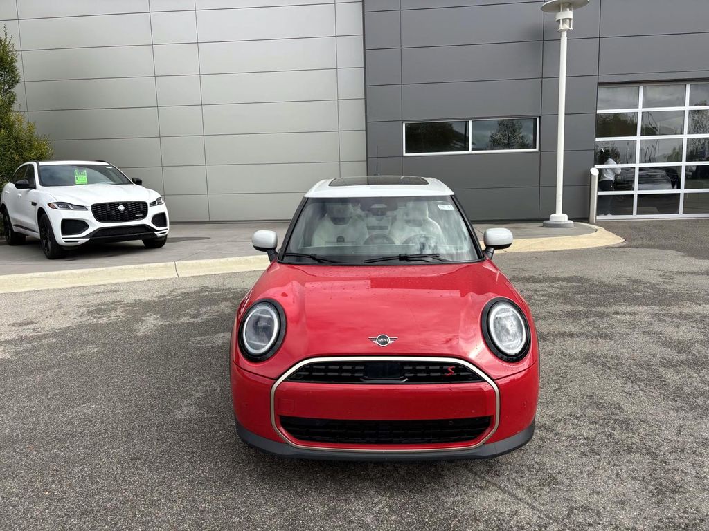 2025 Mini Cooper Hardtop S photo 2