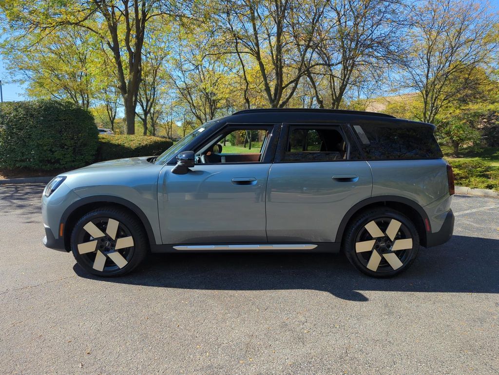 2025 Mini Cooper S Iconic photo 4