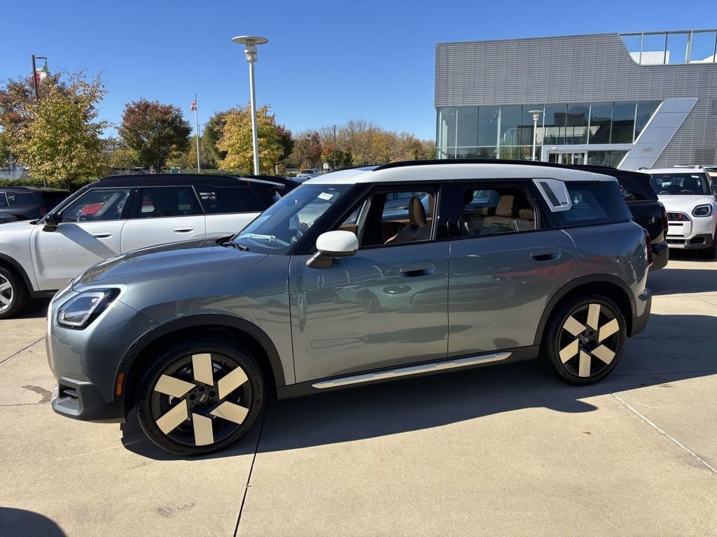 New 2026 MINI Countryman Signature Plus Sports Activity Vehicle