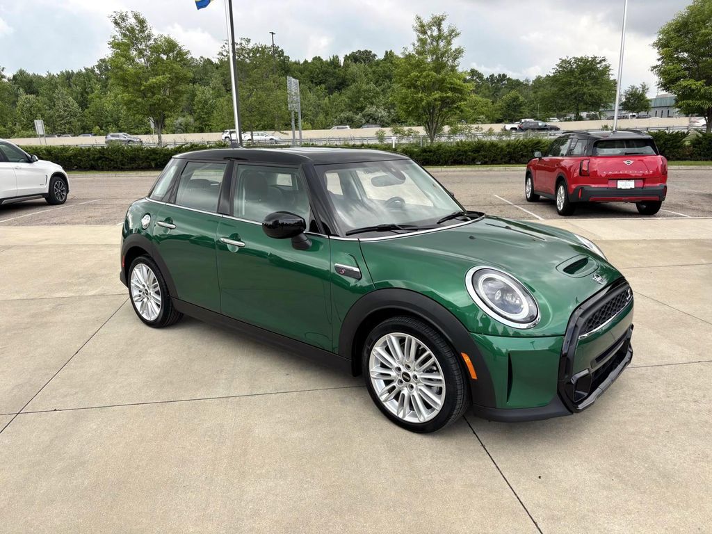 2024 MINI Hardtop 4 Door S's photo