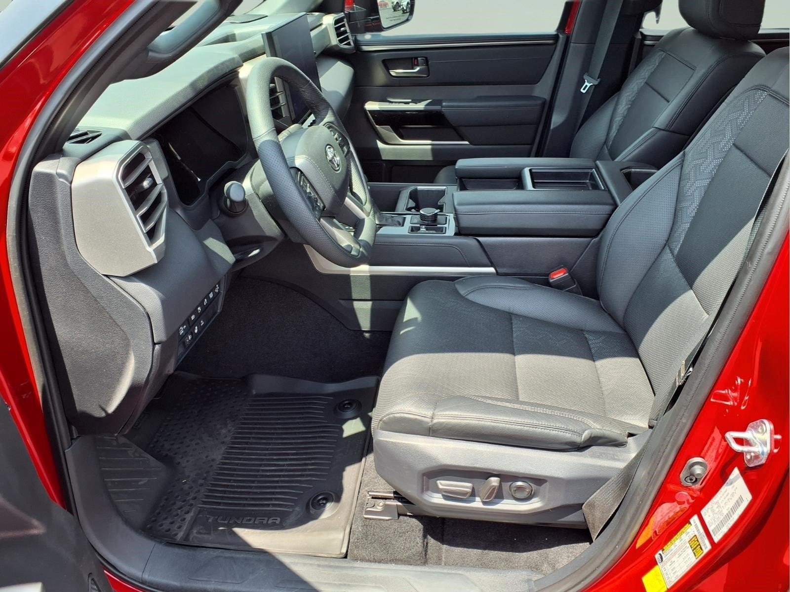 2025 Toyota Tundra Limited - Photo 21
