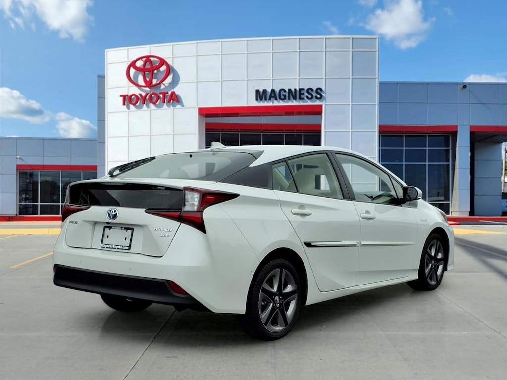 Used 2019 Toyota Prius XLE Hatchback