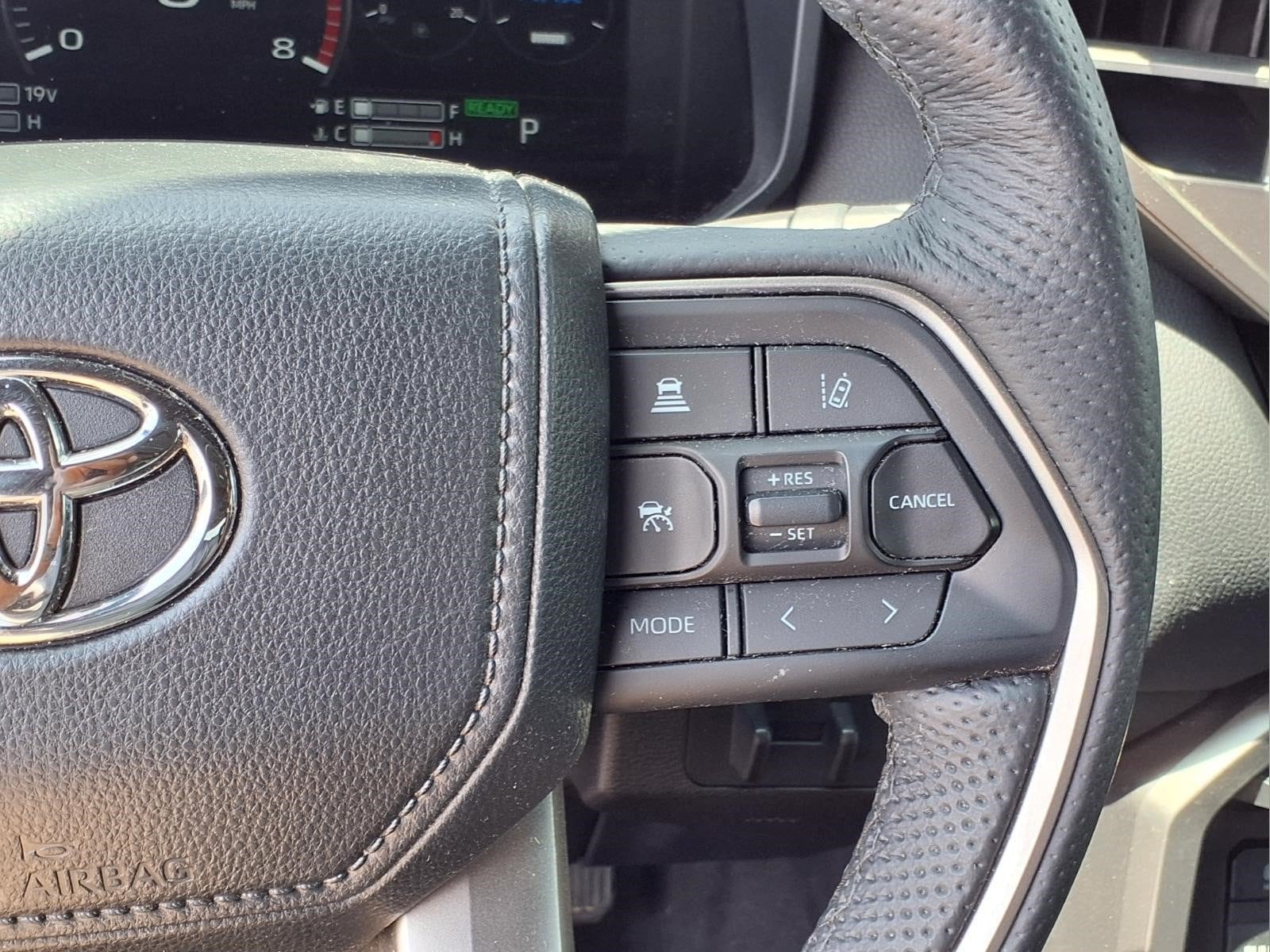 2025 Toyota Tundra Limited - Photo 16