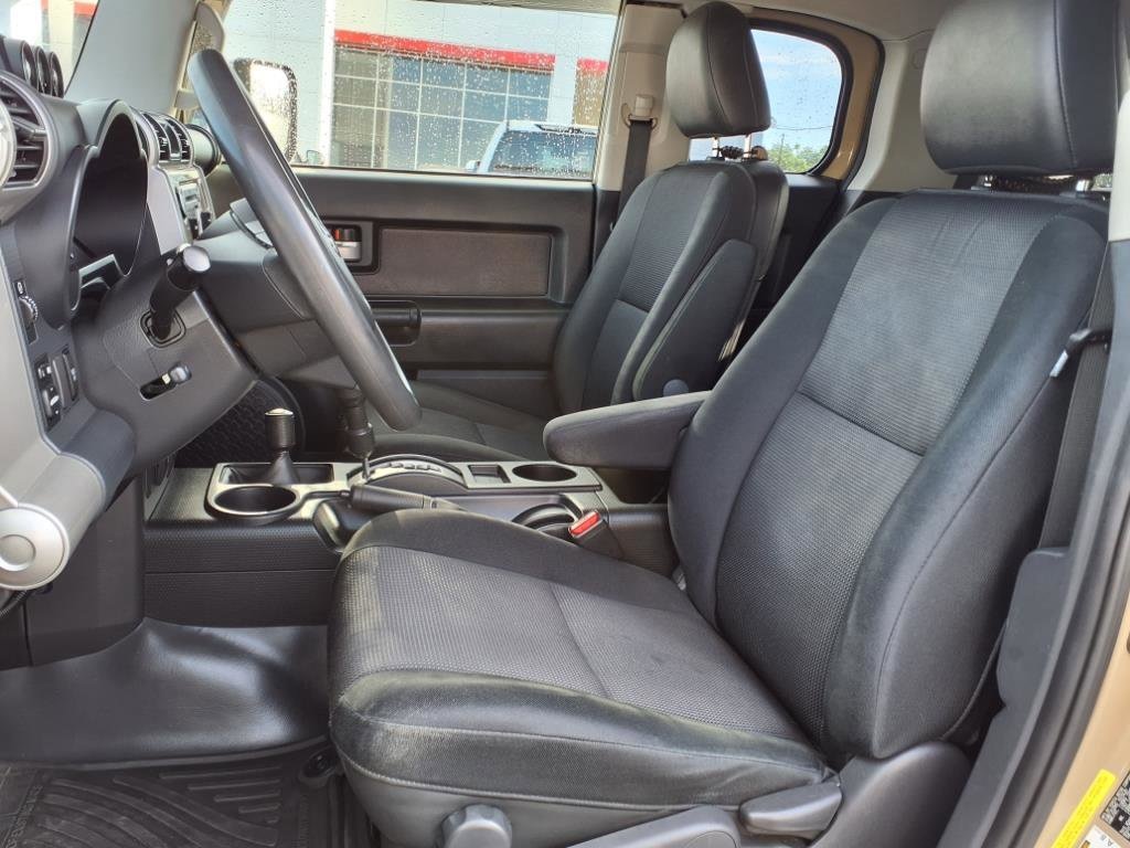 2014 Toyota FJ Cruiser Base - Photo 11