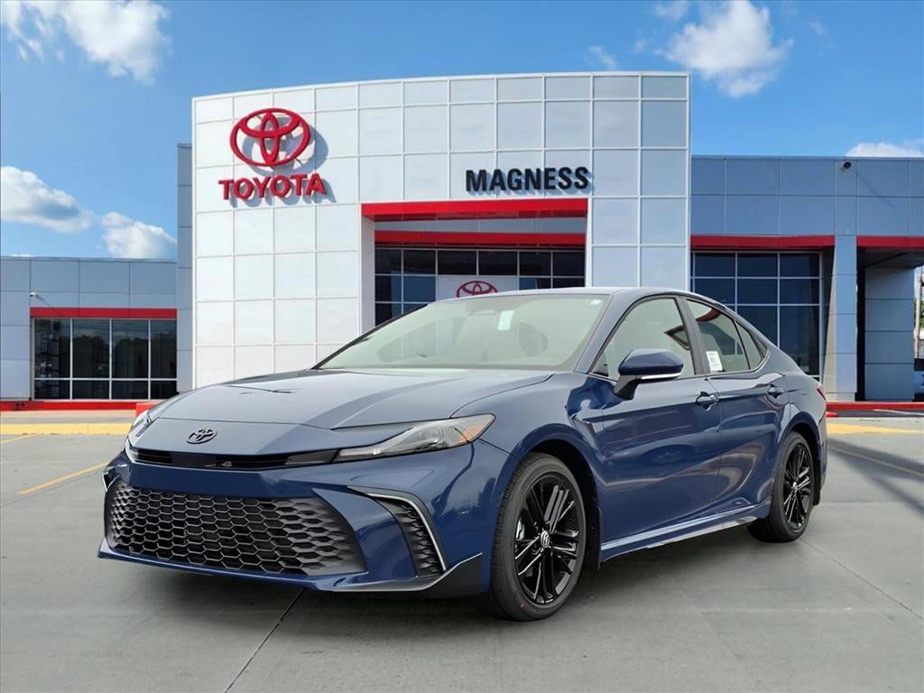 2026 Toyota Camry SE's photo