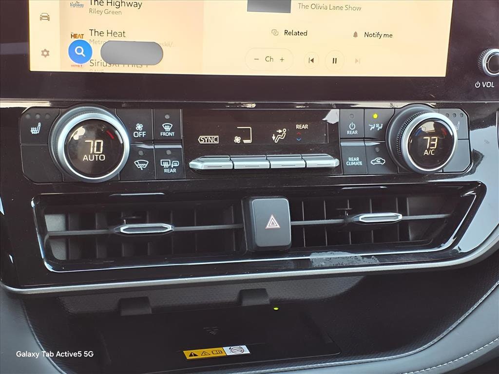 2025 Toyota Highlander XLE - Photo 8