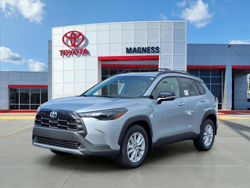 2026 Toyota Corolla Cross LE's photo