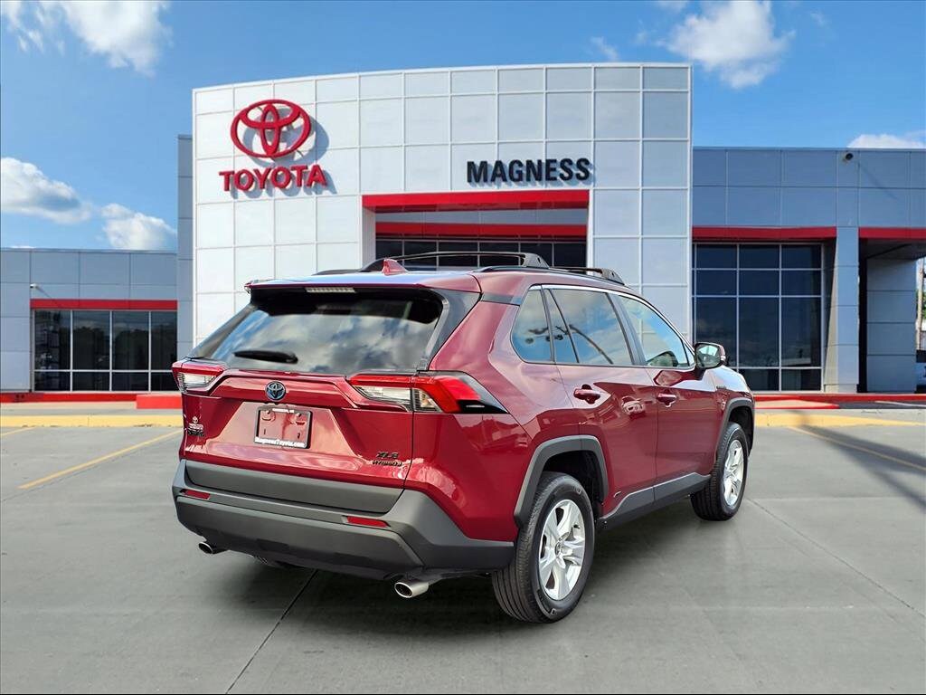 2021 Toyota RAV4 Hybrid XLE photo 4