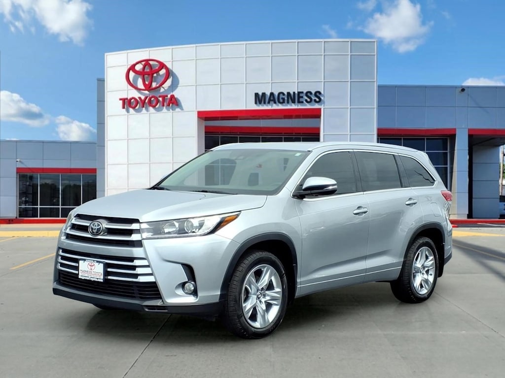 Used 2017 Toyota Highlander Limited V6 SUV