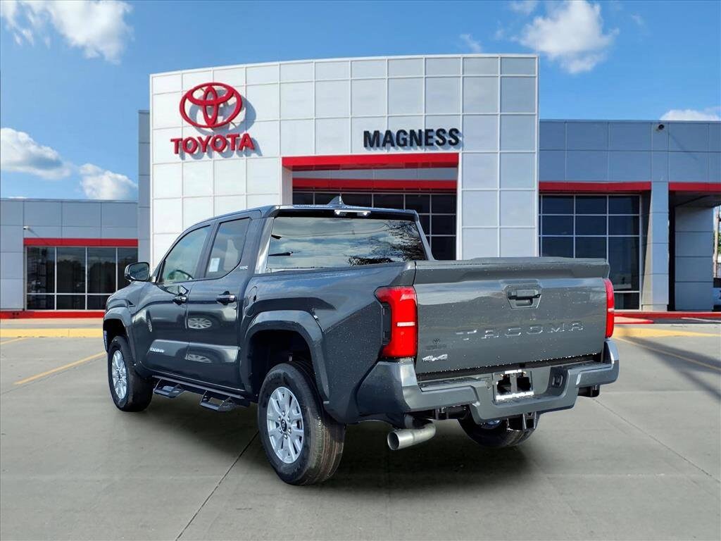 2025 Toyota Tacoma SR5 photo 3