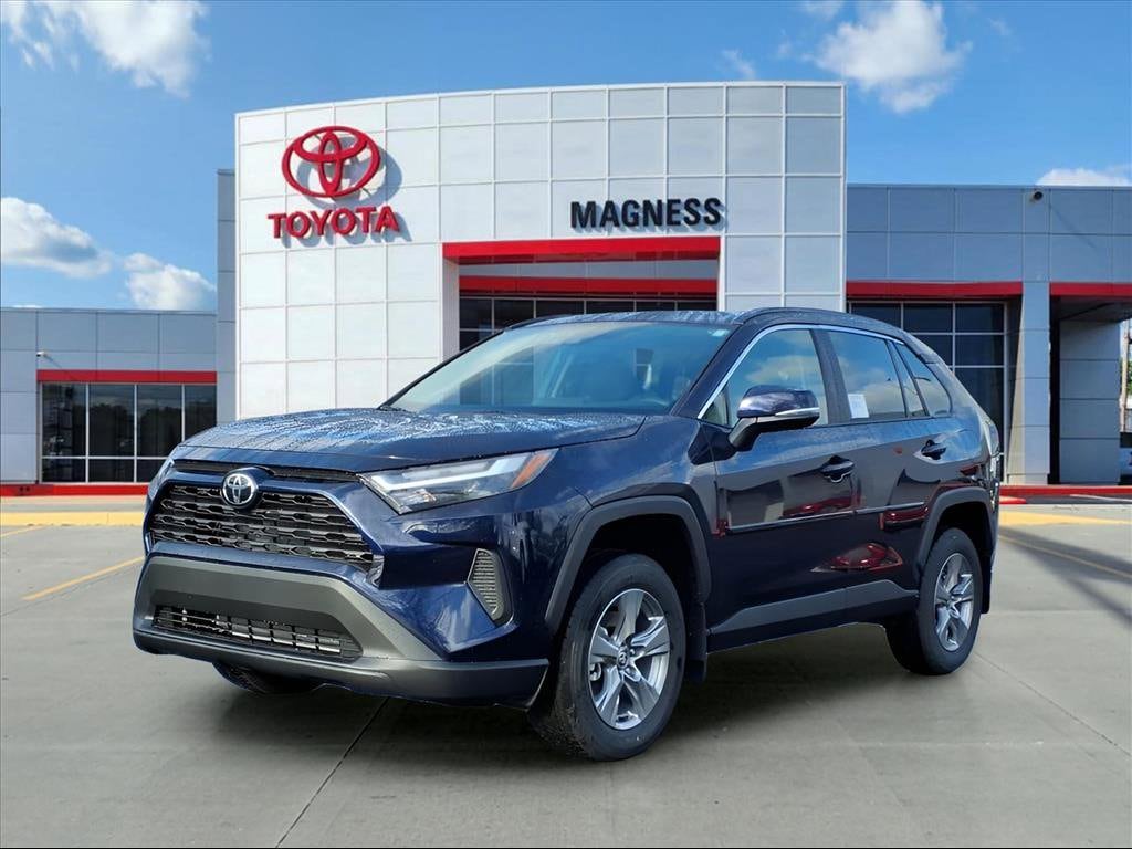 2025 Toyota RAV4 XLE's photo
