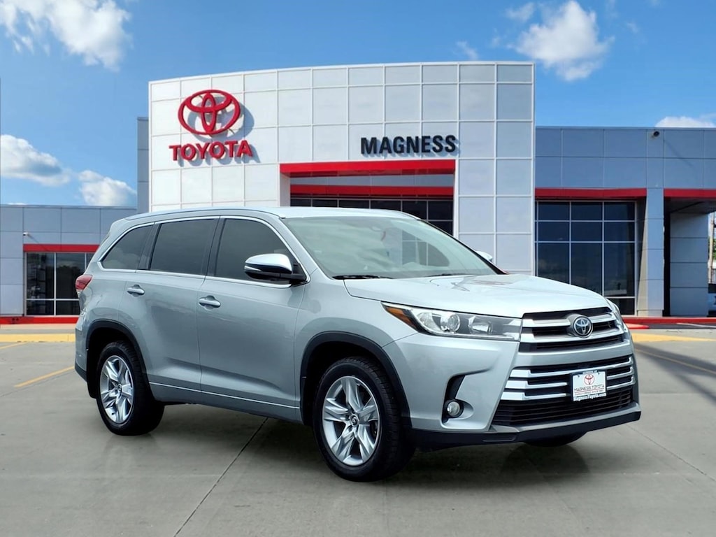 Used 2017 Toyota Highlander Limited V6 SUV