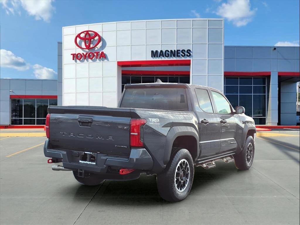2025 Toyota Tacoma TRD Off-Road photo 4
