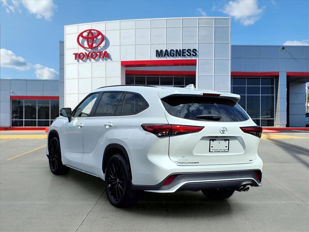 2023 Toyota Highlander XSE photo 3