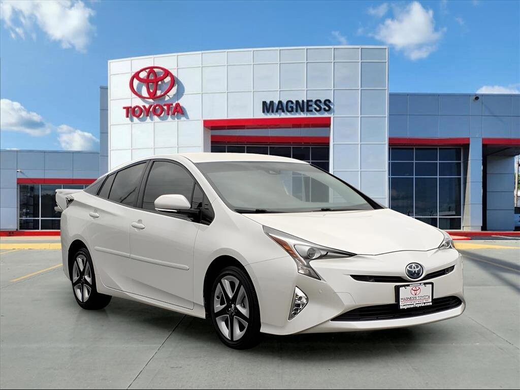 2018 Toyota Prius Four Touring photo 2