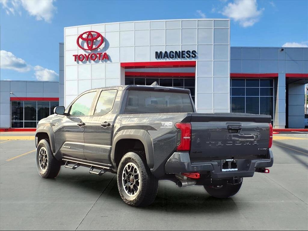 2025 Toyota Tacoma TRD Off-Road photo 3