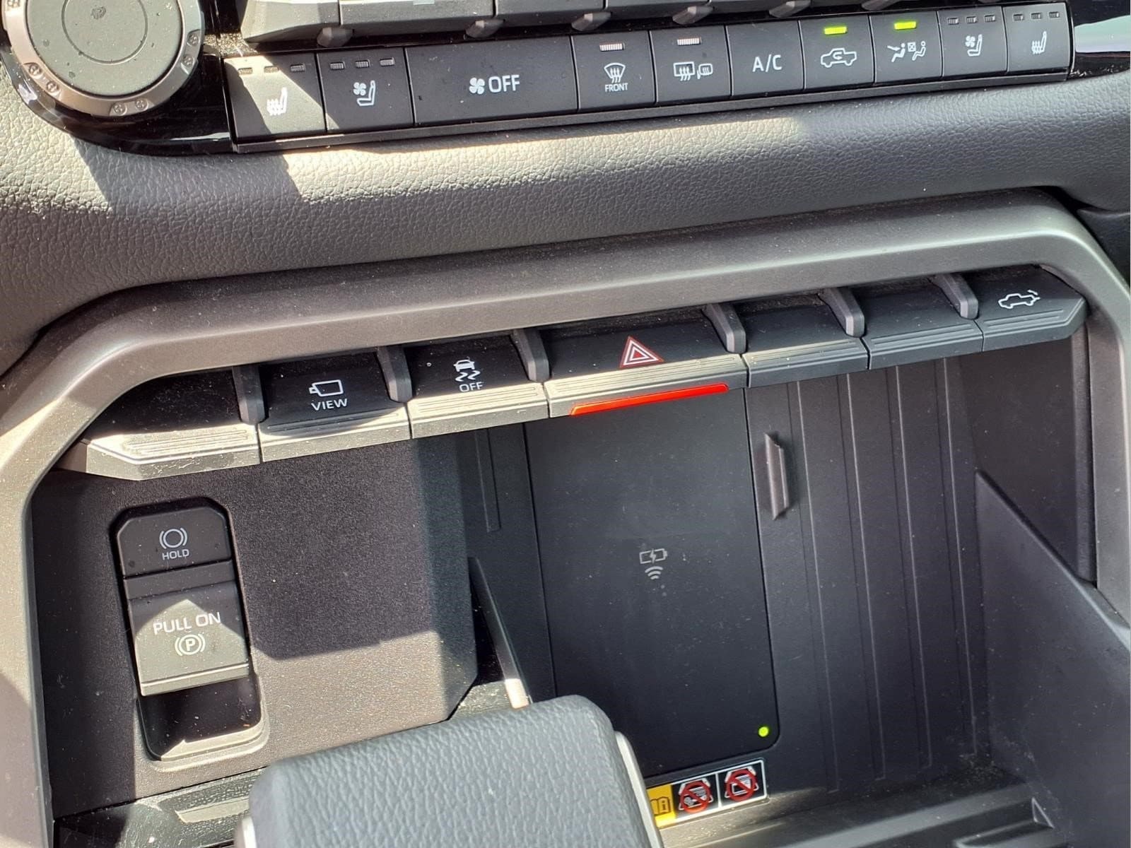 2025 Toyota Tundra Limited - Photo 11