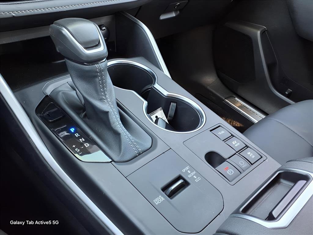 2025 Toyota Highlander XLE - Photo 10