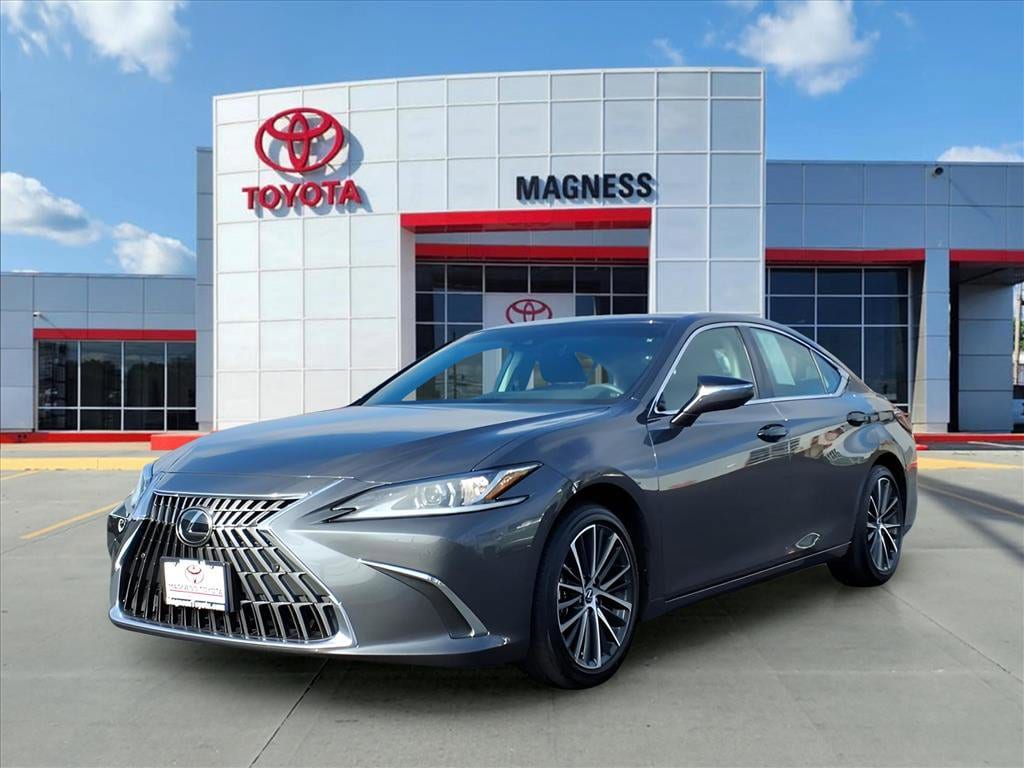 2022 Lexus ES 350's photo