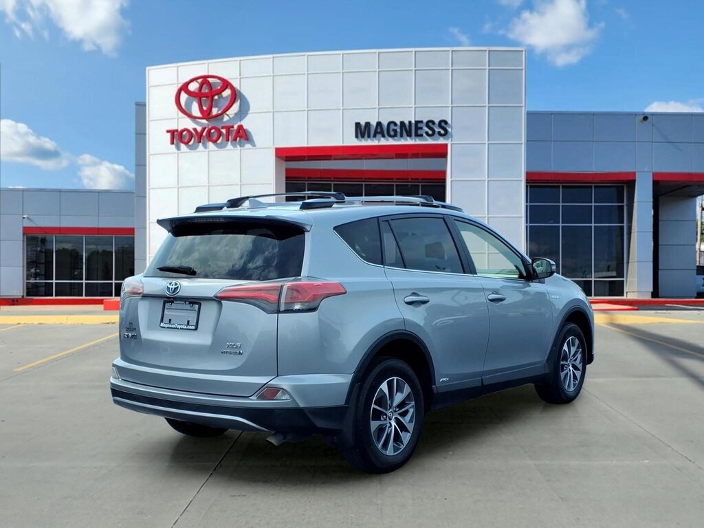 Used 2017 Toyota RAV4 Hybrid XLE SUV