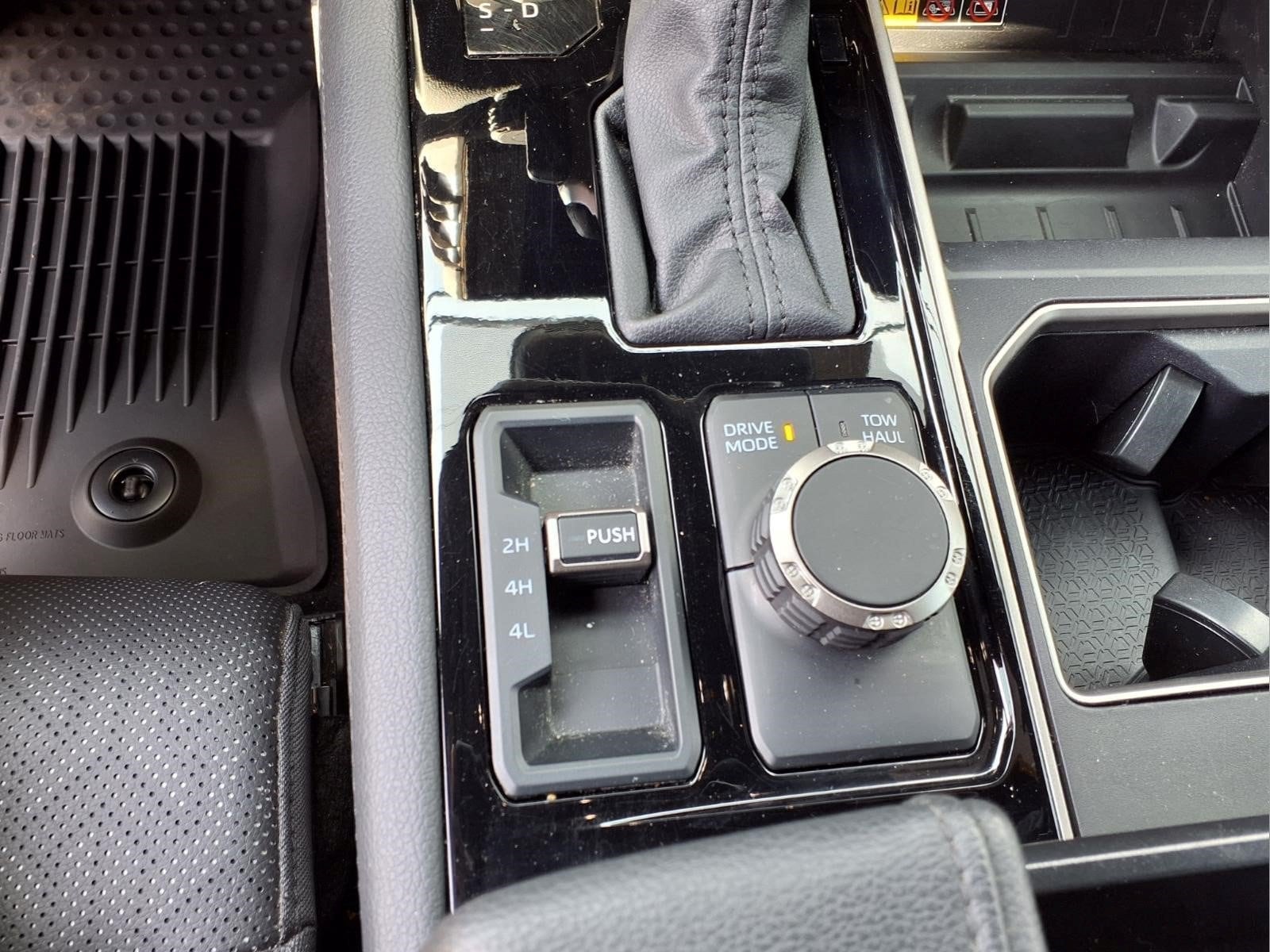 2025 Toyota Tundra Limited - Photo 13