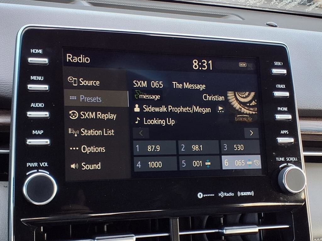 2019 Toyota Avalon XLE photo 2