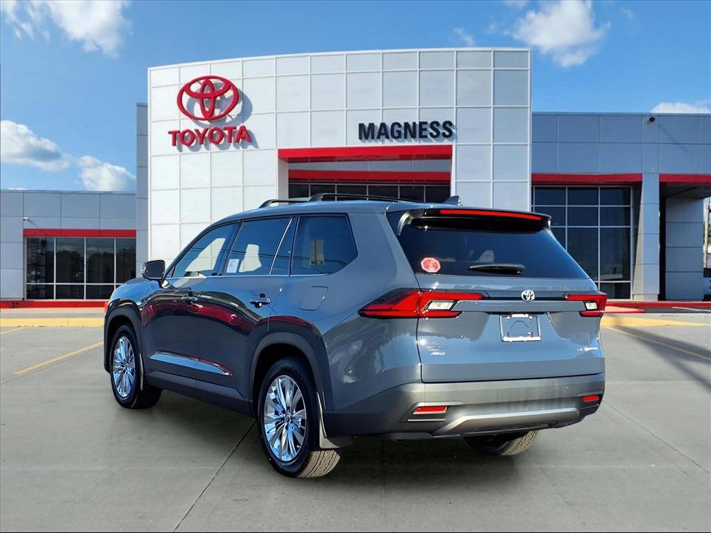 2026 Toyota Grand Highlander Platinum photo 3