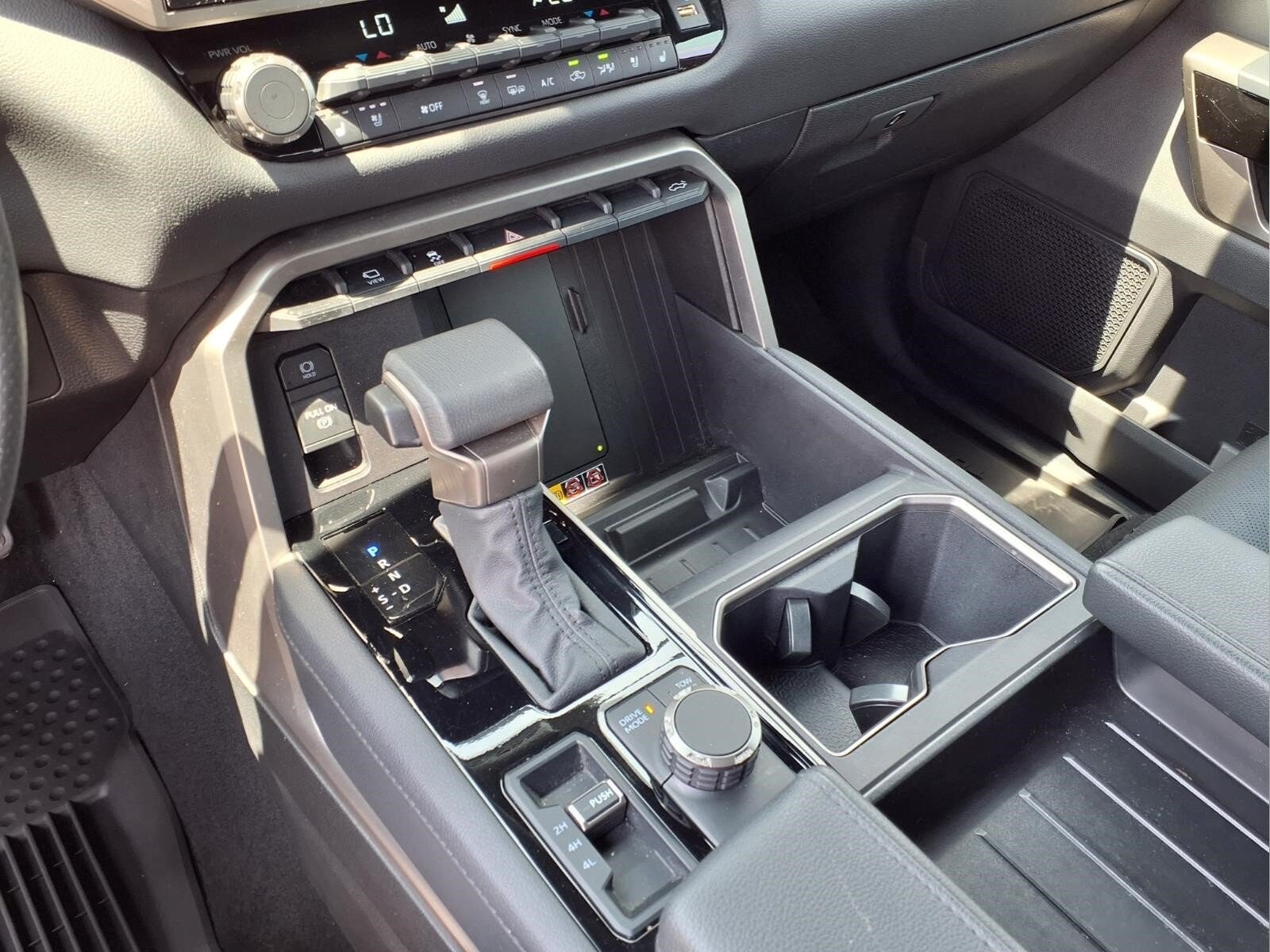 2025 Toyota Tundra Limited - Photo 12