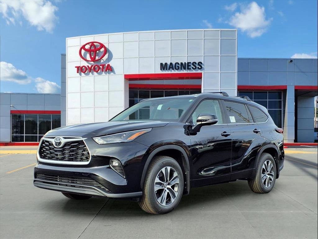 2026 Toyota Highlander XLE's photo