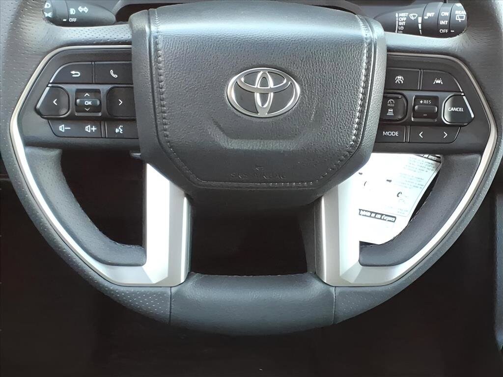 2025 Toyota 4Runner SR5 photo 4