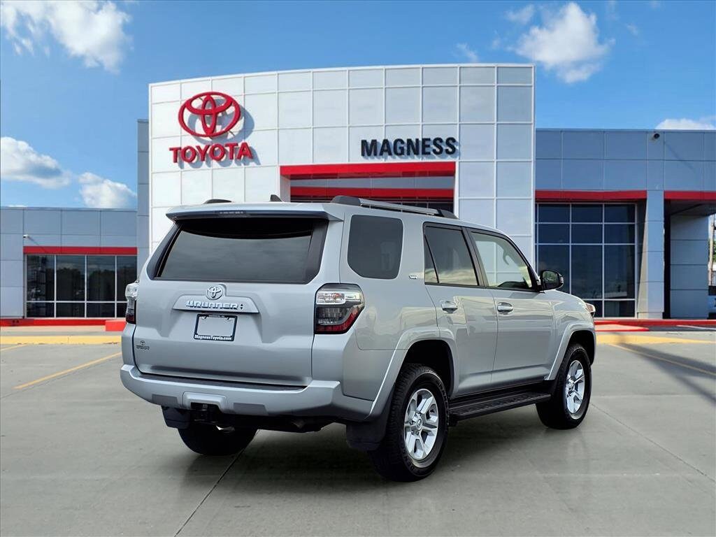 2024 Toyota 4Runner SR5 photo 4
