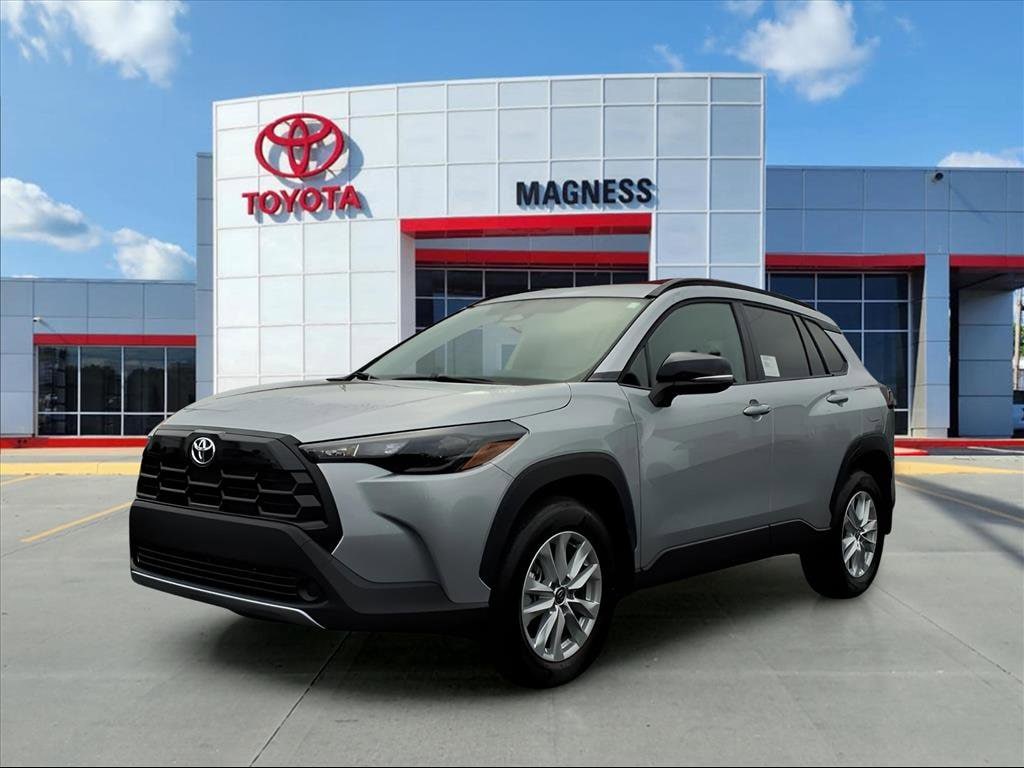 2026 Toyota Corolla Cross LE's photo