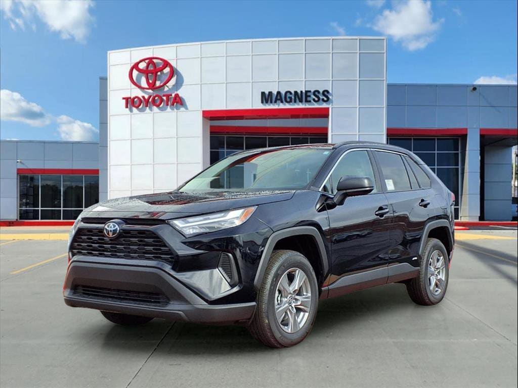 2025 Toyota RAV4 LE's photo