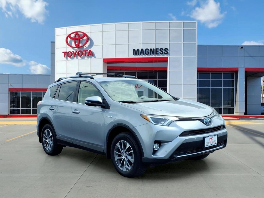 Used 2017 Toyota RAV4 Hybrid XLE SUV